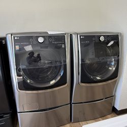 LG Washer And Dryer Set 