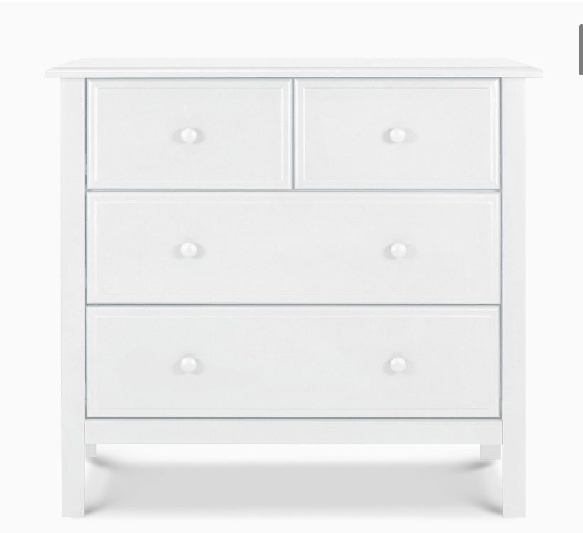 DaVinci Autumn 4-Drawer Dresser in White, Greenguard Gold Certified