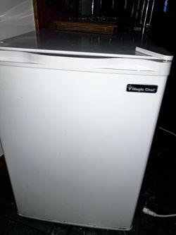 Magic Chef Mini Fridge 