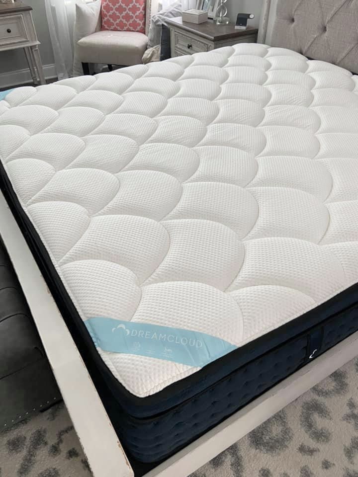 DreamCloud Premier King HYBRID MATTRESS!! for Sale in Alafaya, FL OfferUp