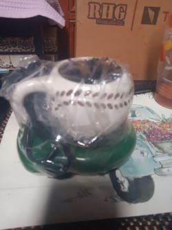 Sport mug and warmer.