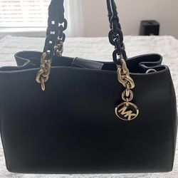 Beautiful Michael Kors handbag, Like New
