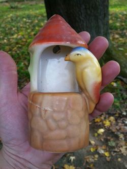 Parrot wishing well vintage wall pocket 1940s czech