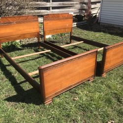 2 Twin Bed Frames
