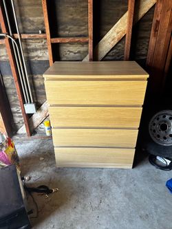 Light Wood 4-Drawer Dresser