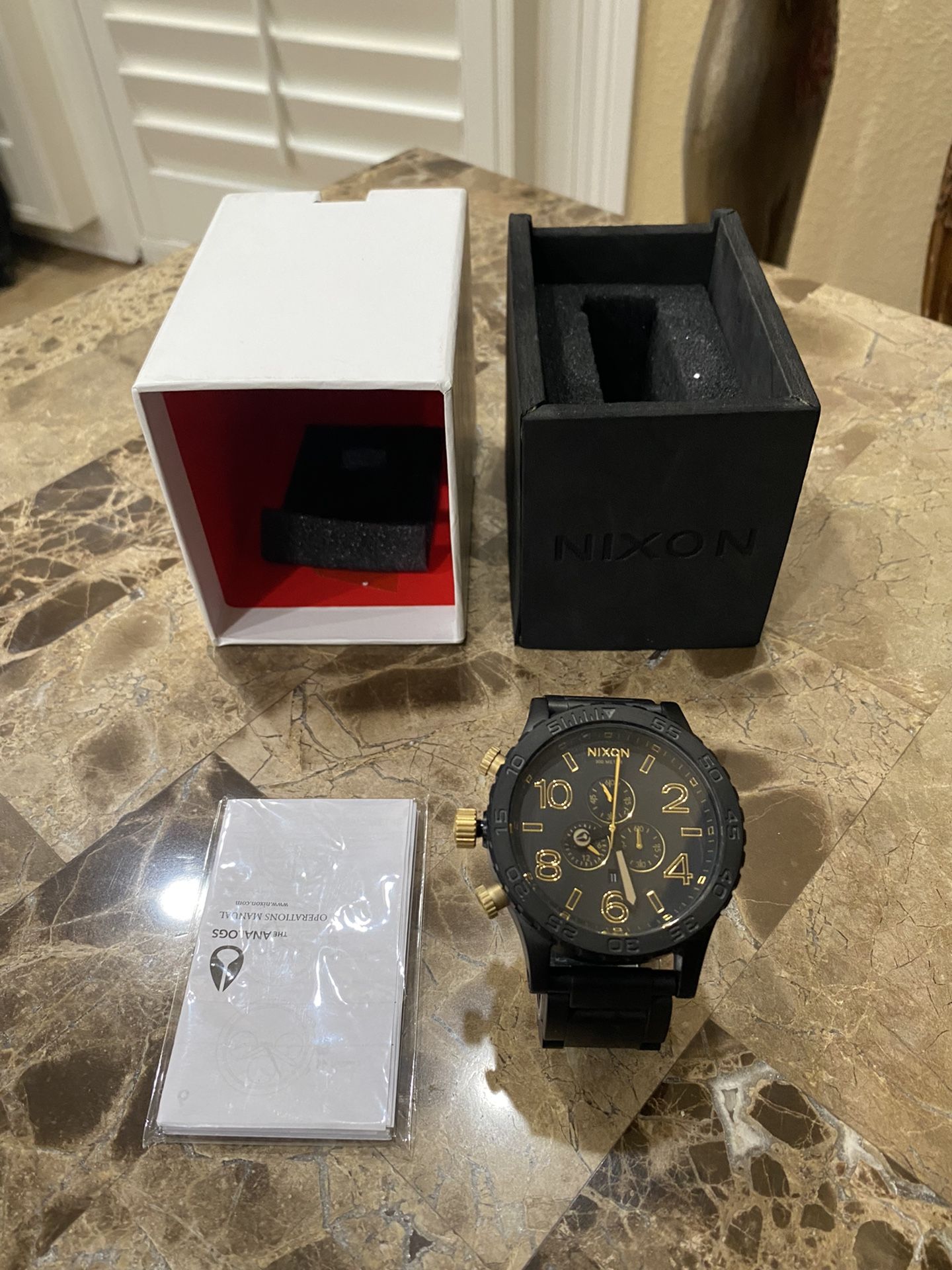 Nixon shop matte black