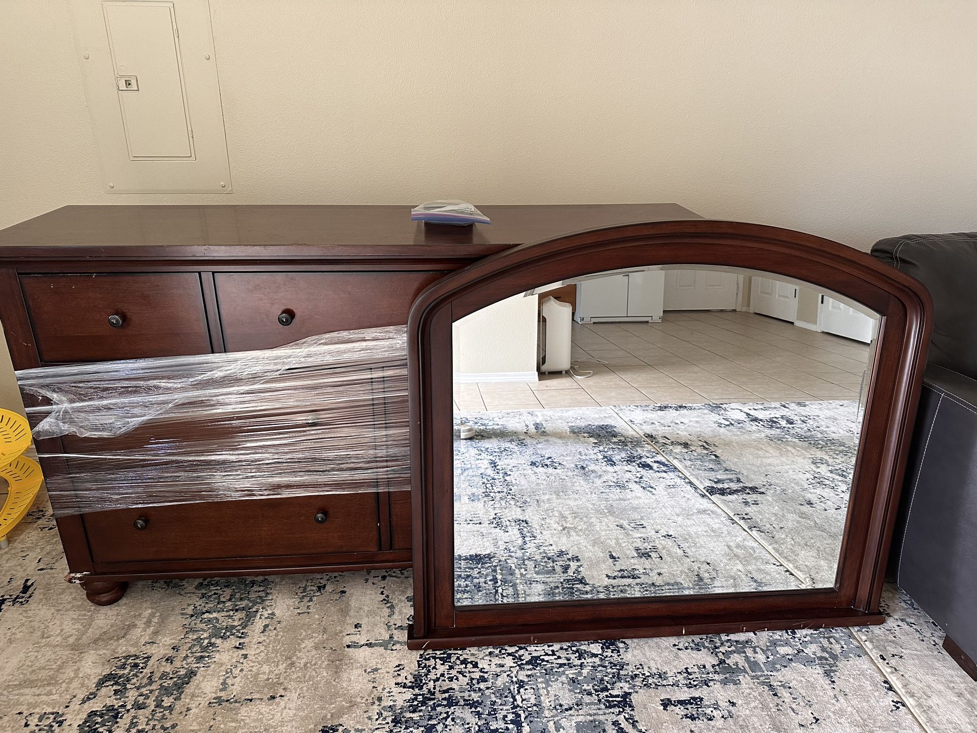 Chest Drawer And Mirror