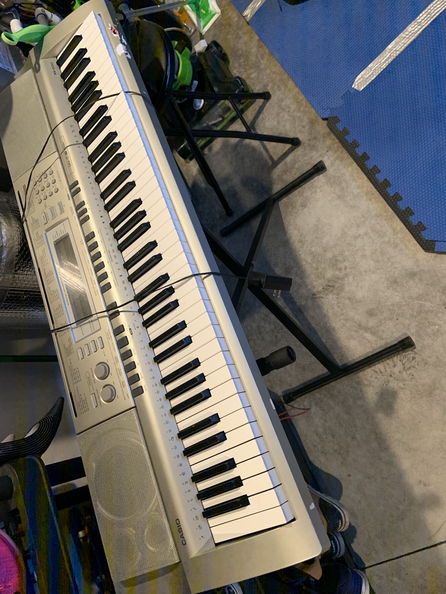 Electric Keyboard