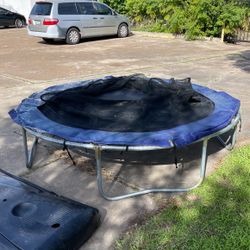 Trampoline 