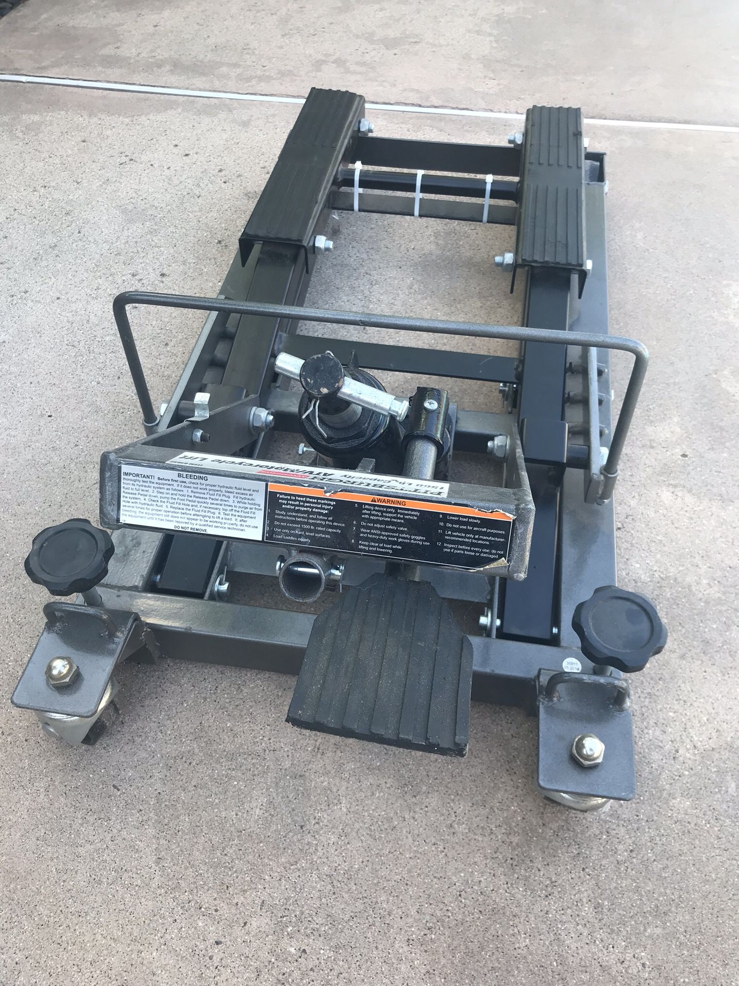 Pittsburgh Automotive ATV Motorcycle Jack Lift 1500 lb. Capacity Stand