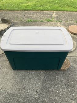 Storage Container….50 Gal W/wheels…lock tight lid