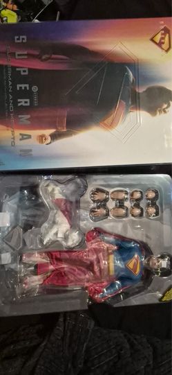 Hot toys Superman 2025 brand new sealed