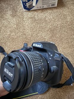 Nikon D3400 With Lens