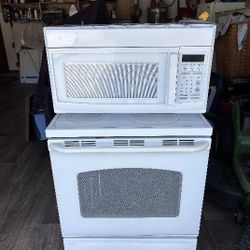 Stove And Microwave Pair