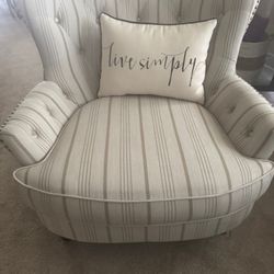 Pier1 Lounge Chair