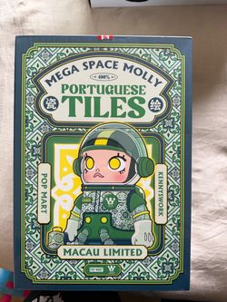 SEALED POP MART MEGA SPACE MOLLY PORTUGUESE TILES 400%