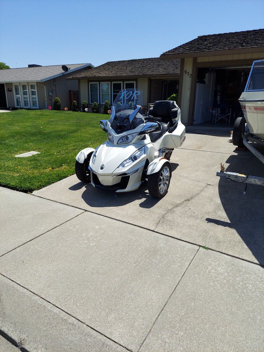 Photo 2016 Can Am Spyder RT Limited
