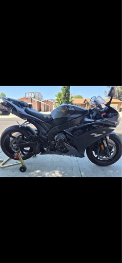 Yamaha R1