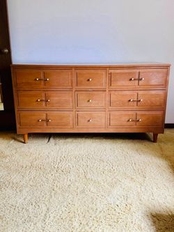 Vintage MCM 9-Drawer Dresser – Brass Tone Pulls