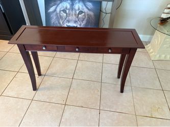 Nice desk for entry way