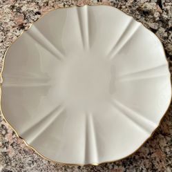 Lenox Symphony Round Serving Platter ivory fine china with Lenox's signature 24-karat gold trim and a distinctive fluted, scalloped rim design