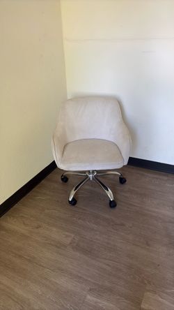 Vanity Chair NEED GONE ASAP