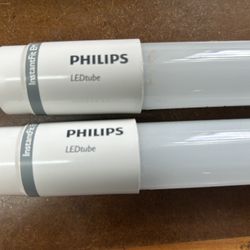 Philips 32W T8/40W T12 Equivalent 4 ft. Type A Linear Universal Fit Daylight LED Tube Light Bulb