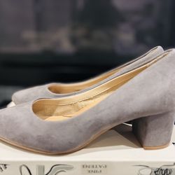 Aerosoles "Cushionnaire" Gray Suede Pumps - Size 6.5- Excellent