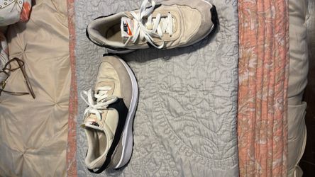 Nike waffle debut women’s size 9