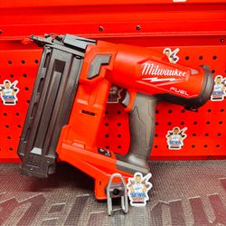 Milwaukee M18 FUEL 18-Volt Lithium-Ion Brushless Cordless Gen II 18-Gauge Brad Nailer (Tool-Only)