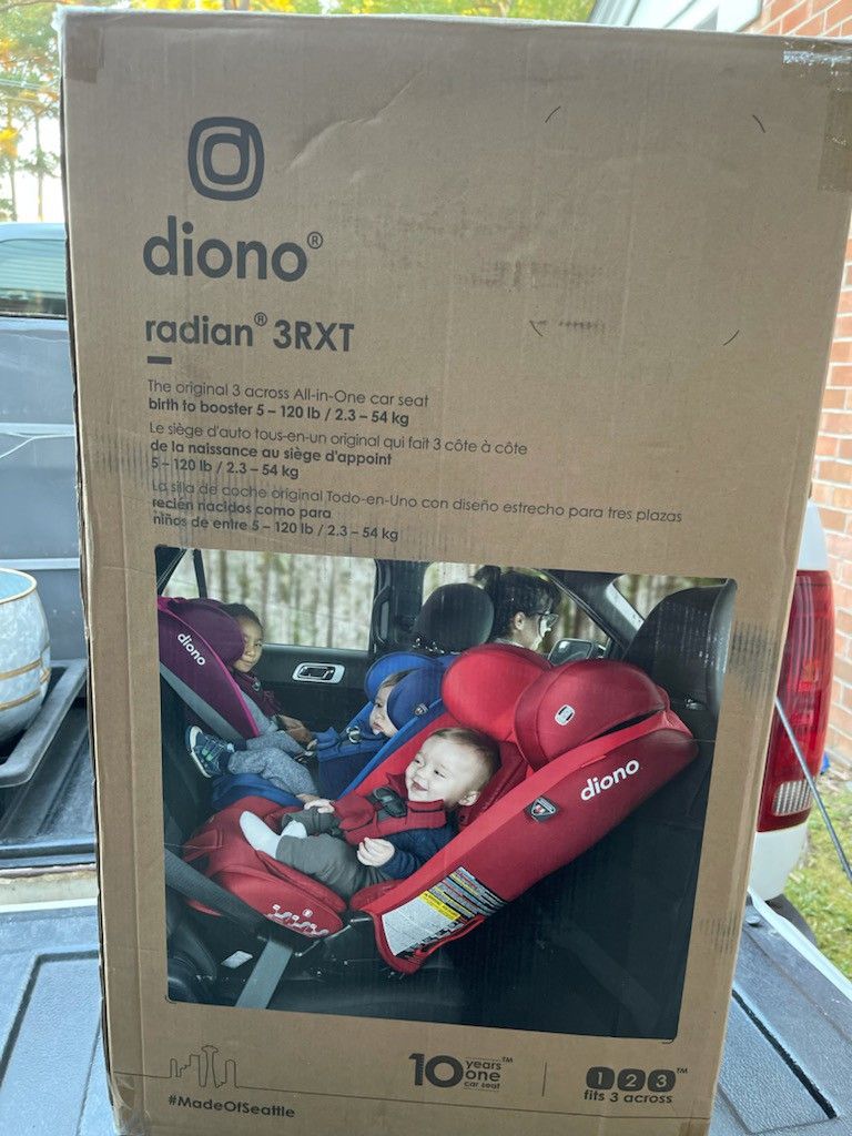 Brand New Diono 3RXT Car Seat