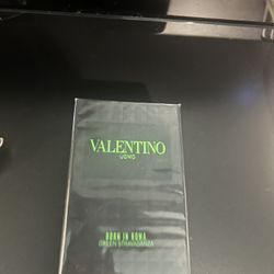 Valentino Born In Roma Brand New 3.4 oz- Sephora Receipt