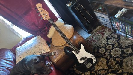 Donner Bass Guitar