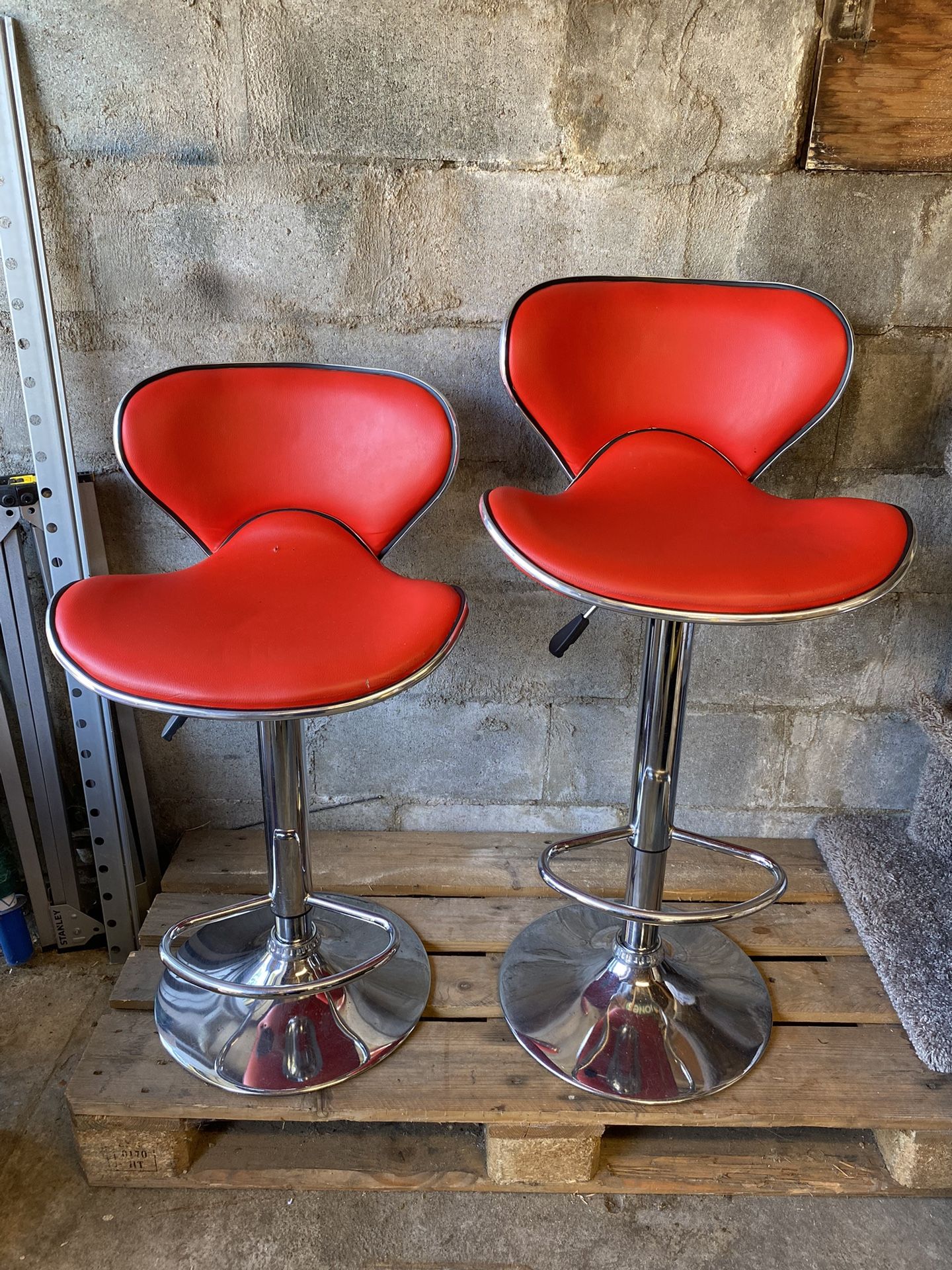 2 Bar Stools