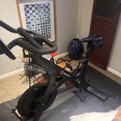 2021 Peloton Bike Very Good Condition 51-200 Rides - Commerce City, CO