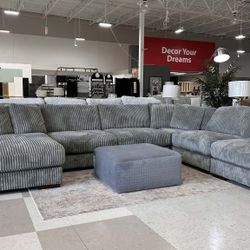 OM• $38 Initial • Brand New Lindyn 6 Piece Sectional With Chaise 