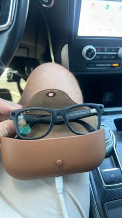 Ray-Ban Smart Glasses with Case (Transition Lense)