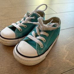 Toddler Converse All Stars - Size 7