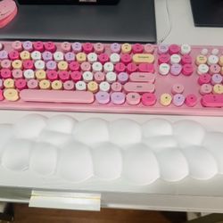 Cloud Keyboard Wrist Rest