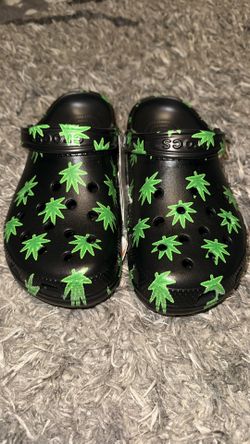 “Leafy” Crocs (size M8/W10)