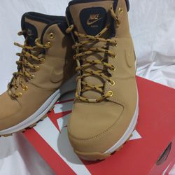 Nike Manoa Leather