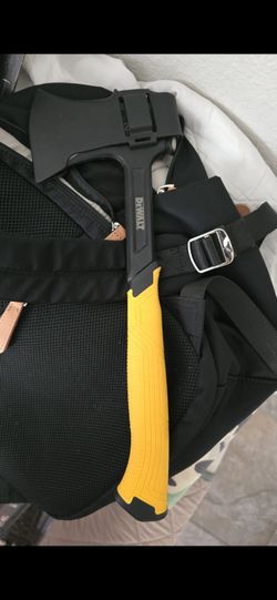 hacha dewalt x $35