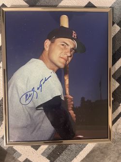 Carl Yastrzemski Autographed 8x10 Photo Boston Red Sox