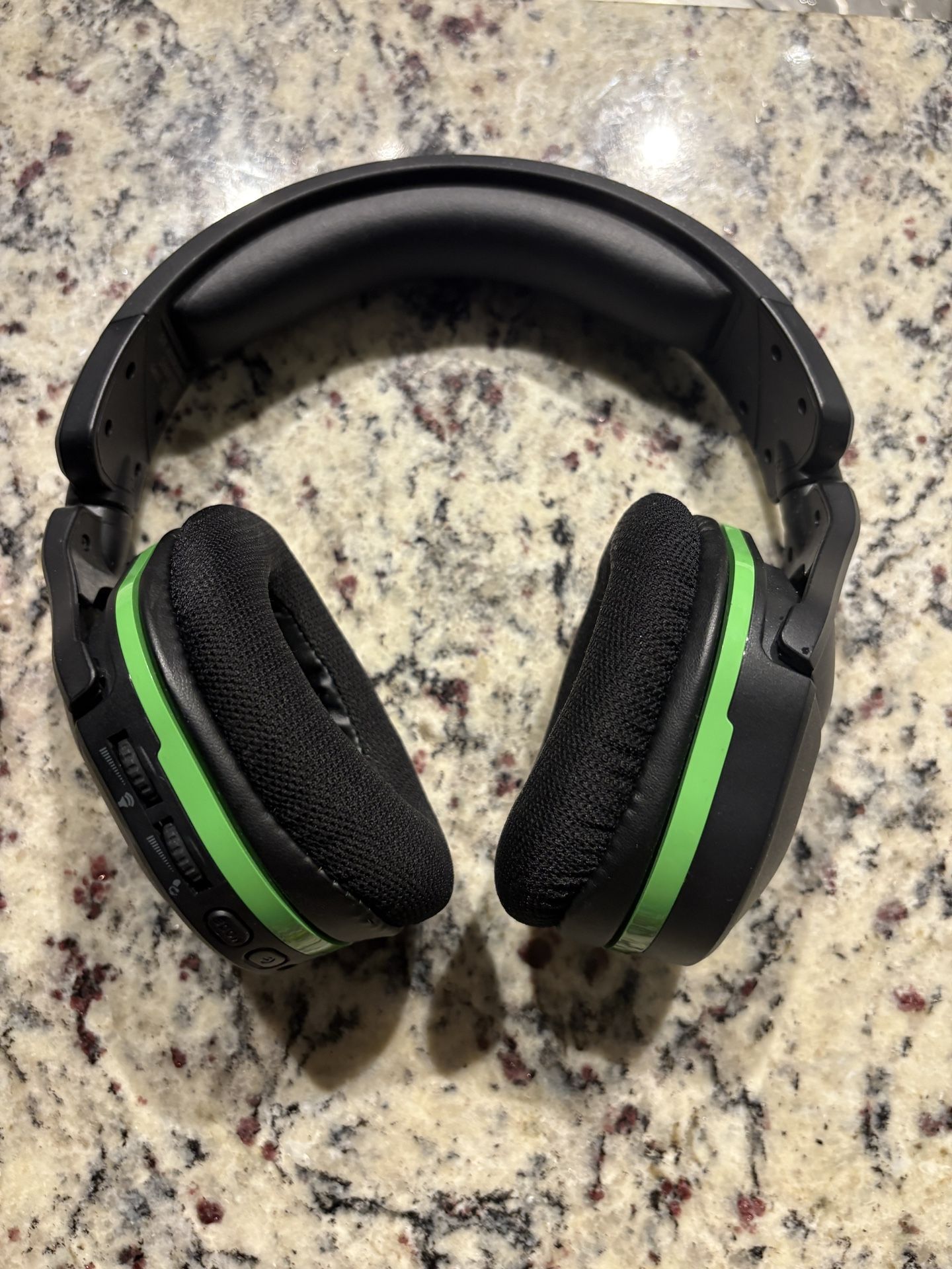 Turtle Beach Stealth 600 Gen 2 Noise cancelling Gaming Headphone Bluetooth with microphone - Black/Green