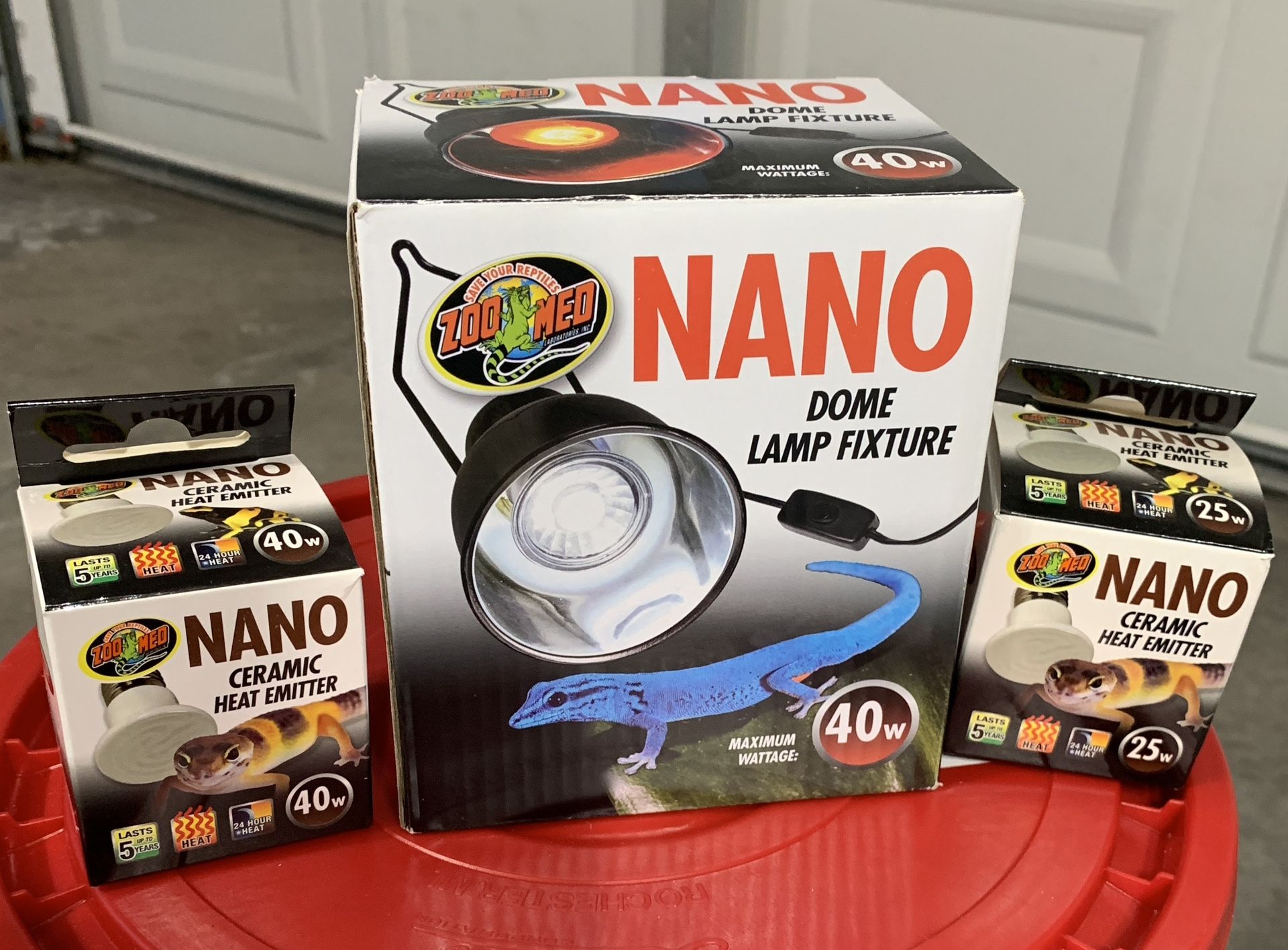 Dome Lamp Fixture + 2 Ceramic Heat Emitters