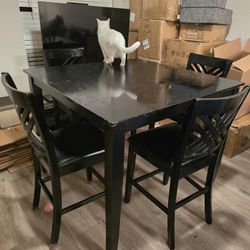 4 High Chairs + Free Table Heavy Solid Wood 