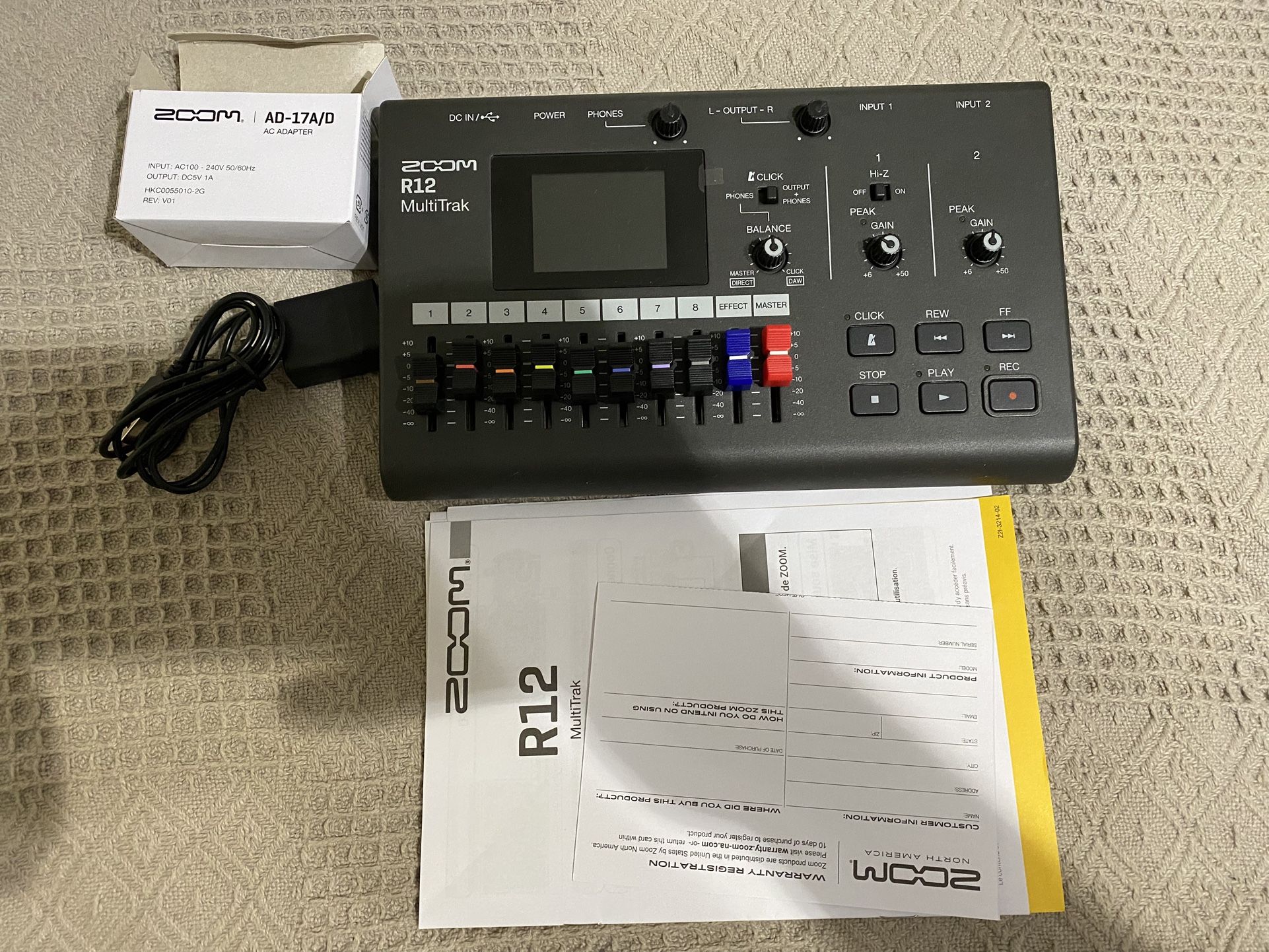 Zoom R12 MultiTrack (MINT condition)