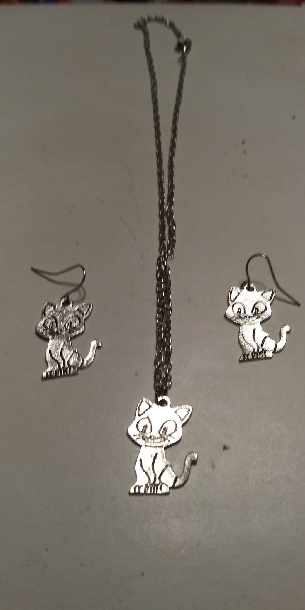 Cat necklace and earrings set