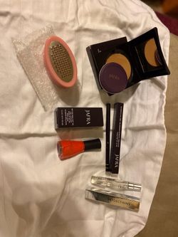 Pressed Powder, Mini toilettes , Nail Polish, Automatic Eyeliner, Foot Care