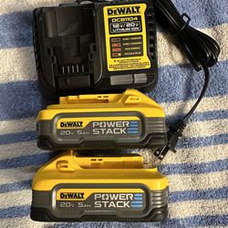 New Dewalt 5.0 Power Stack Batteries And Charger Kit $265